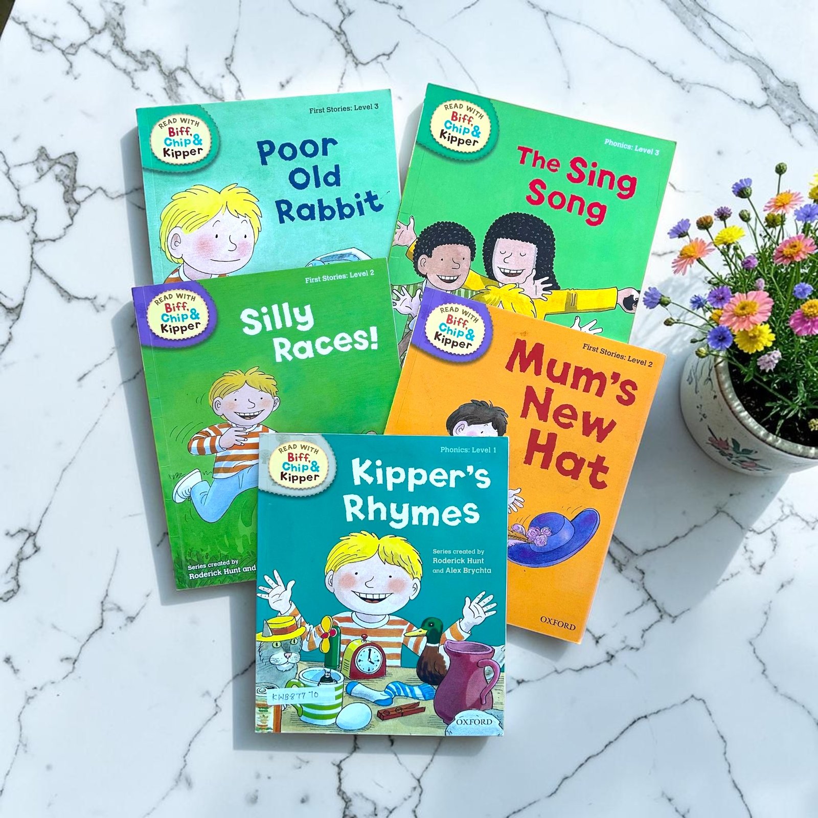 Biff And Chip_Set Of 5 Books_Roderick Hunt_KWB87770